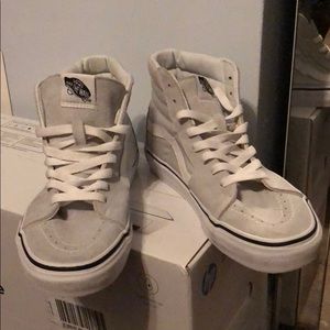 Barely worn vans. In good condition